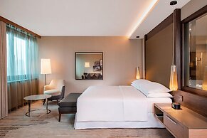 Sheraton Grand Tbilisi Metechi Palace