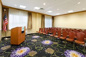 Holiday Inn Clark - Newark Area by IHG