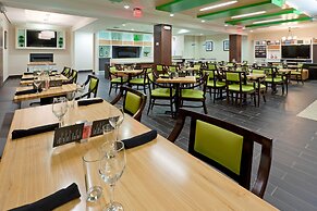 Holiday Inn Clark - Newark Area by IHG