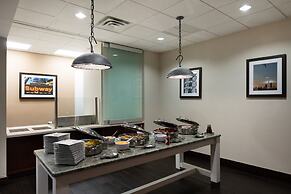 Holiday Inn Clark - Newark Area by IHG