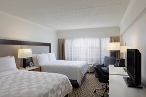 Holiday Inn Clark - Newark Area by IHG