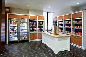 Holiday Inn Clark - Newark Area by IHG