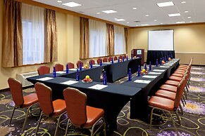 Holiday Inn Clark - Newark Area by IHG