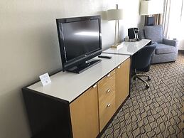 Holiday Inn Clark - Newark Area by IHG