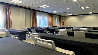 Holiday Inn Clark - Newark Area by IHG