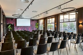 Apollo Hotel Amsterdam, a Tribute Portfolio Hotel