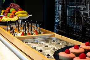 Apollo Hotel Amsterdam, a Tribute Portfolio Hotel