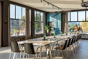 Apollo Hotel Amsterdam, a Tribute Portfolio Hotel