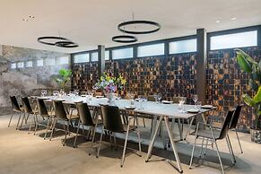 Apollo Hotel Amsterdam, a Tribute Portfolio Hotel