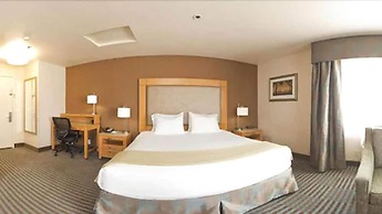 Holiday Inn Express Monterey-Cannery Row by IHG