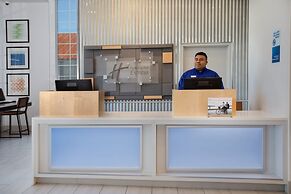 Holiday Inn Express Monterey-Cannery Row by IHG