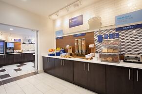 Holiday Inn Express Monterey-Cannery Row by IHG
