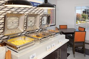 Holiday Inn Express Monterey-Cannery Row by IHG