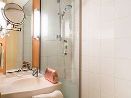 ibis Paris Pont De Suresnes
