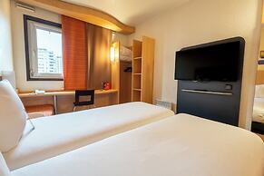 ibis Paris Pont De Suresnes