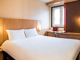 ibis Paris Pont De Suresnes