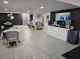 La Quinta Inn & Suites by Wyndham Deerfield Beach I-95