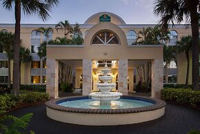 La Quinta Inn & Suites by Wyndham Deerfield Beach I-95