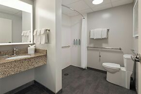 Courtyard by Marriott La Crosse