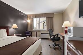 Days Inn by Wyndham Brockville
