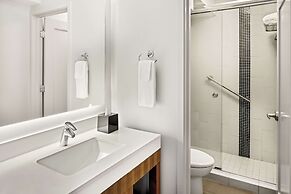 Hyatt Place Waikiki Beach