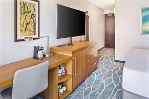 Hyatt Place Waikiki Beach