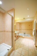 Esseborne Manor Hotel