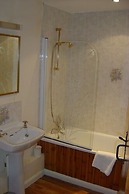 Esseborne Manor Hotel