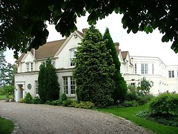 Esseborne Manor Hotel