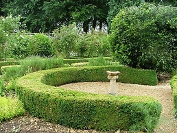 Esseborne Manor Hotel