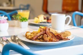 DoubleTree by Hilton Hotel Alana - Waikiki Beach