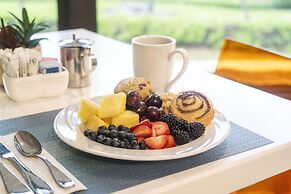 DoubleTree by Hilton Hotel Alana - Waikiki Beach