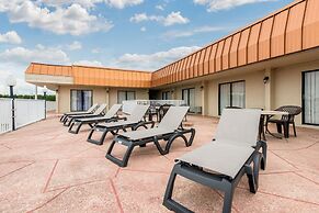 Quality Inn & Suites Tarpon Springs South