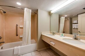 Quality Inn & Suites Tarpon Springs South