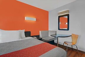 Motel 6 Cutler Bay, FL