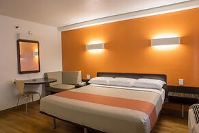 Motel 6 Cutler Bay, FL