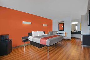 Motel 6 Cutler Bay, FL