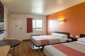 Motel 6 Cutler Bay, FL