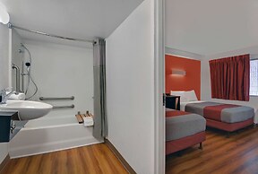 Motel 6 Cutler Bay, FL