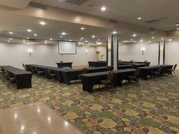 Holiday Inn & Suites Windsor Ambassador Bridge by IHG