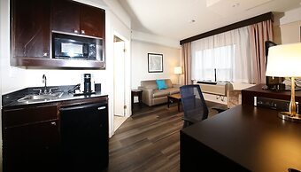 Holiday Inn & Suites Windsor Ambassador Bridge by IHG