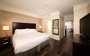 Holiday Inn & Suites Windsor Ambassador Bridge by IHG