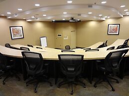 Holiday Inn & Suites Windsor Ambassador Bridge by IHG