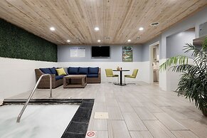 Redwood Lodge