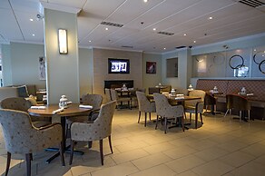 Cambridge Suites Hotel