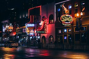 Loews Nashville Hotel at Vanderbilt Plaza
