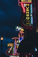 Loews Nashville Hotel at Vanderbilt Plaza