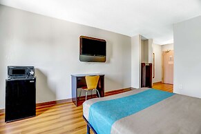 Motel 6 Raleigh, NC - North