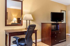 Quality Inn Russellville I-40