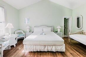 Amsterdam's Curry Mansion Inn